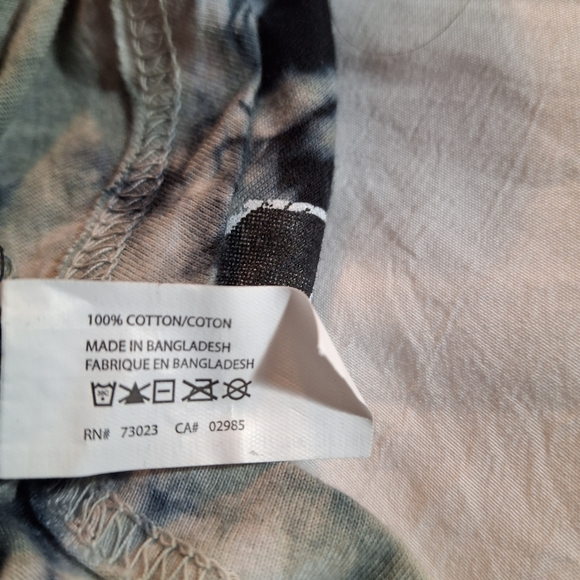 AC/DC Back in Black Faded Logo - Tie-Dye  Shirt Mens Size M Unique -Never Worn - Picture 9 of 9